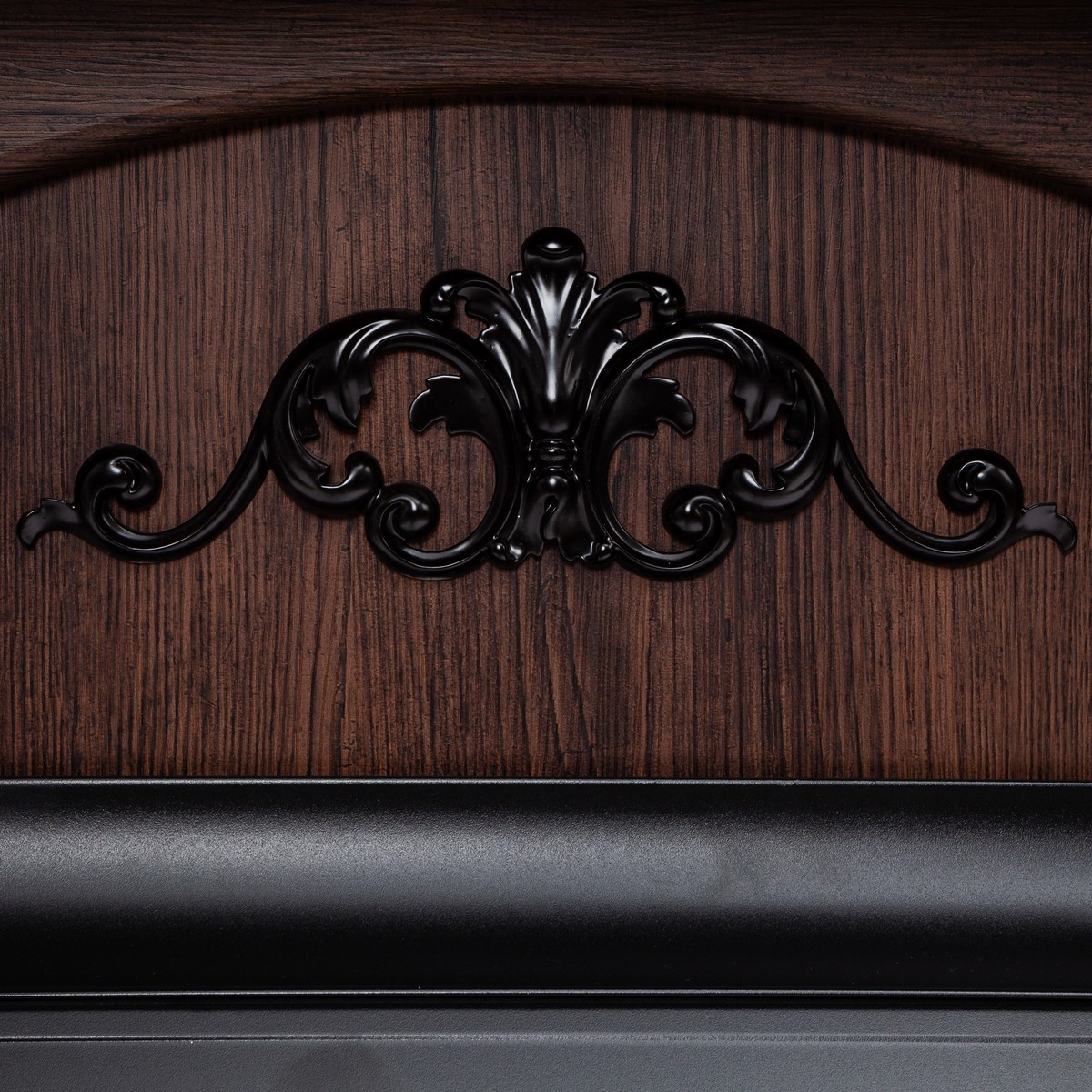 Электрокамин RealFlame Corfino NT орех с очагом Majestic Lux Black